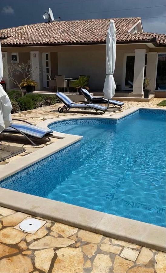 Villa Zafirah Póla Kültér fotó