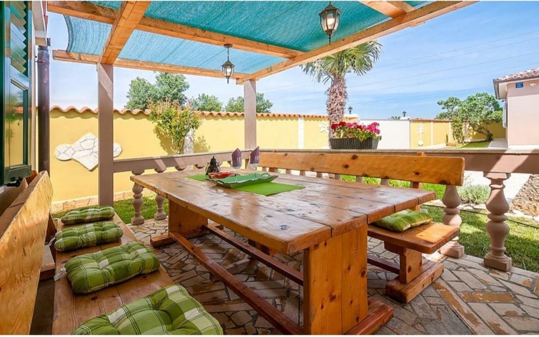 Villa Zafirah Póla Kültér fotó