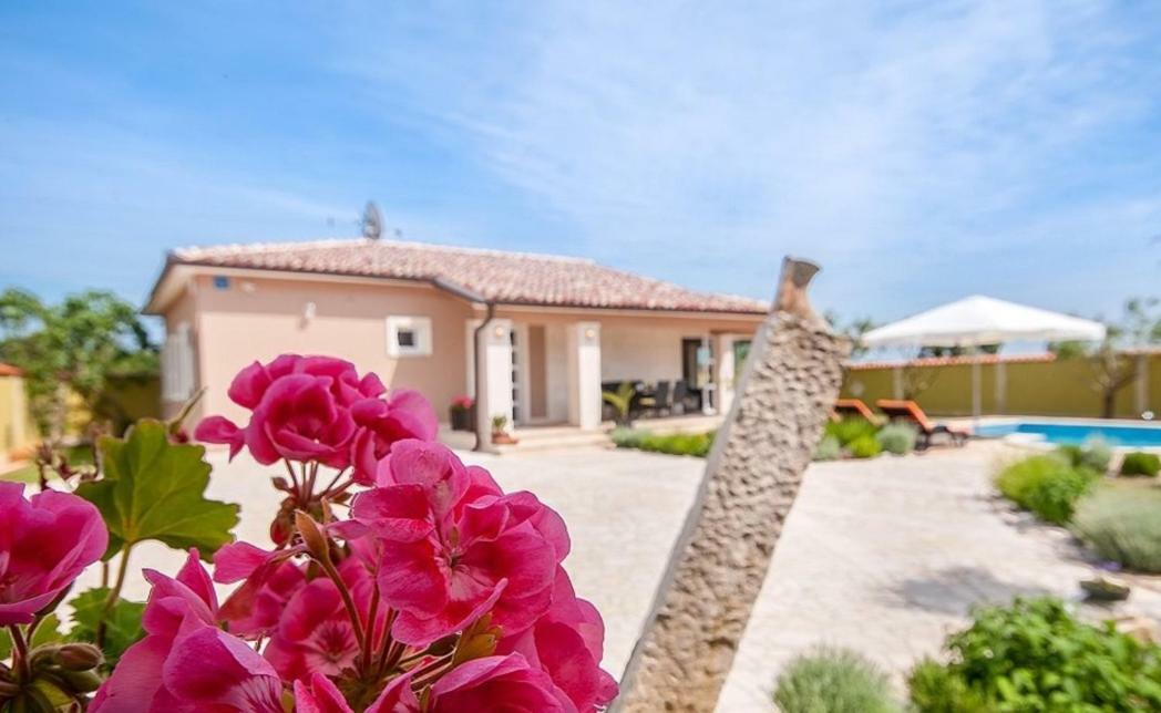 Villa Zafirah Póla Kültér fotó
