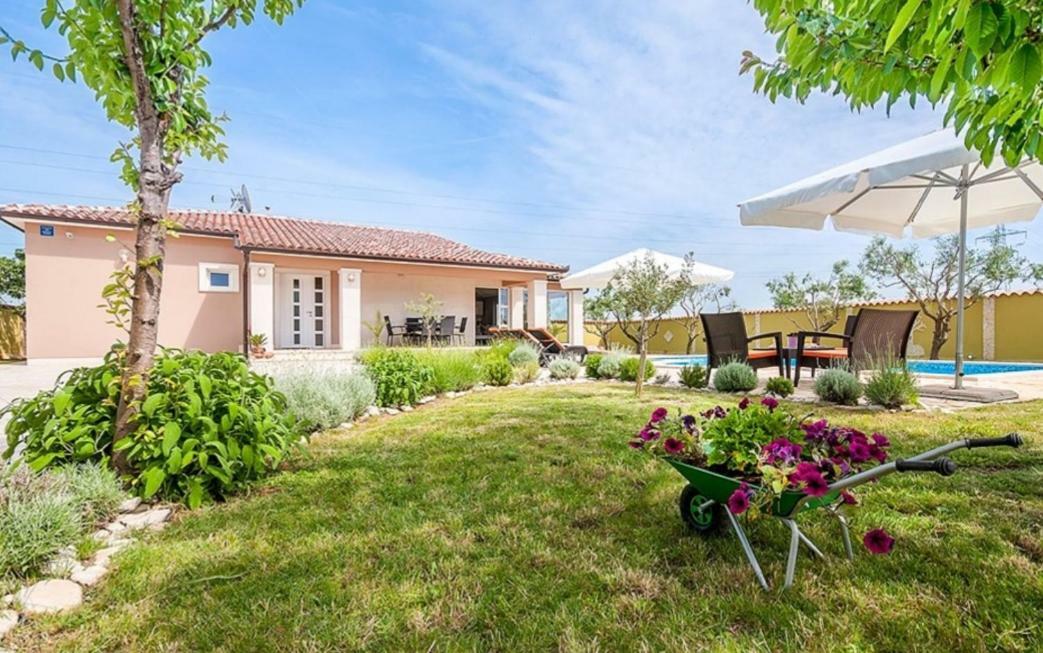 Villa Zafirah Póla Kültér fotó